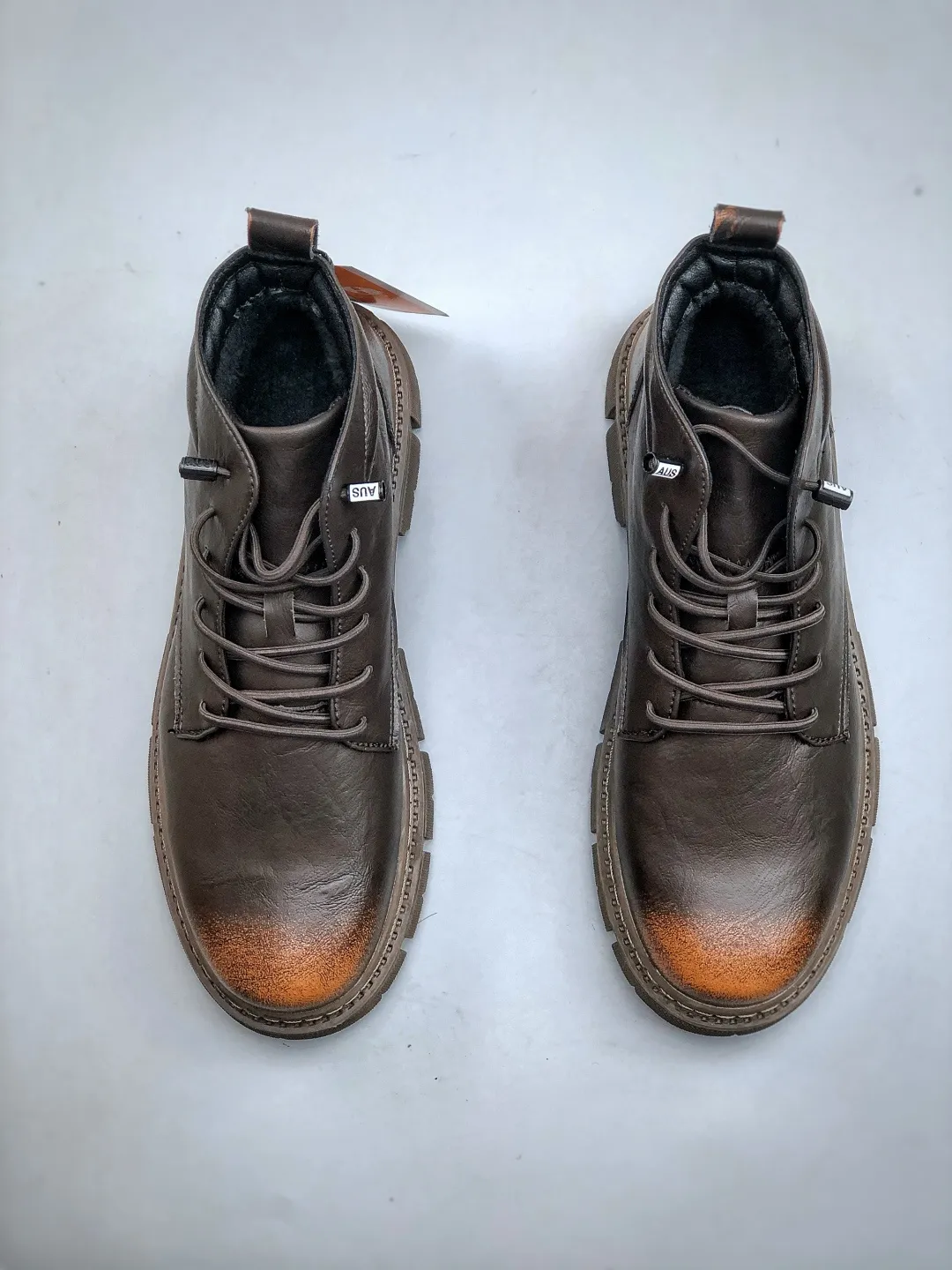 Local pick-up💰 520 supports store Timberland/Timberland classic 25ss new high-top (plus velvet) classic re-creation, brand new upgrade, Guangdong factory quality, original box and original packaging. The fabric is made of Italian top-grade frosted cowhide, with anti-odor and anti-corrosion genuine leather latex insoles to give you a perfect wearing experience. High-quality and durable, a must-have for sportsmen. Specially designed to treat those who are not handsome. High-quality and first-class foot feel. Exclusive supply. Official item number: TB23066 Size: 39 40 41 42 43 44